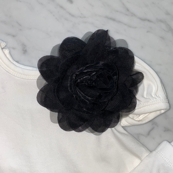 The Tiny Universe Pants Skirt and Flower Top Set 0-3 months - Picture 4 of 4